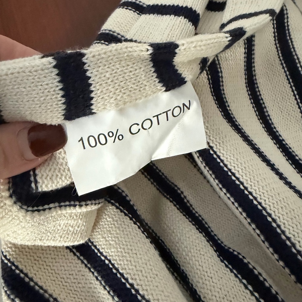 Striped Black & White throw blanket - Picture 5 of 6